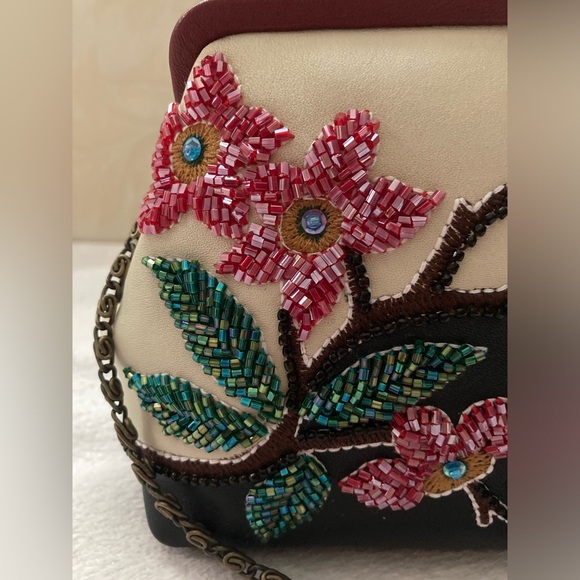 VTG Isabella Fiore Floral Embellished Clutch Bag NEVER USED - Picture 15 of 16